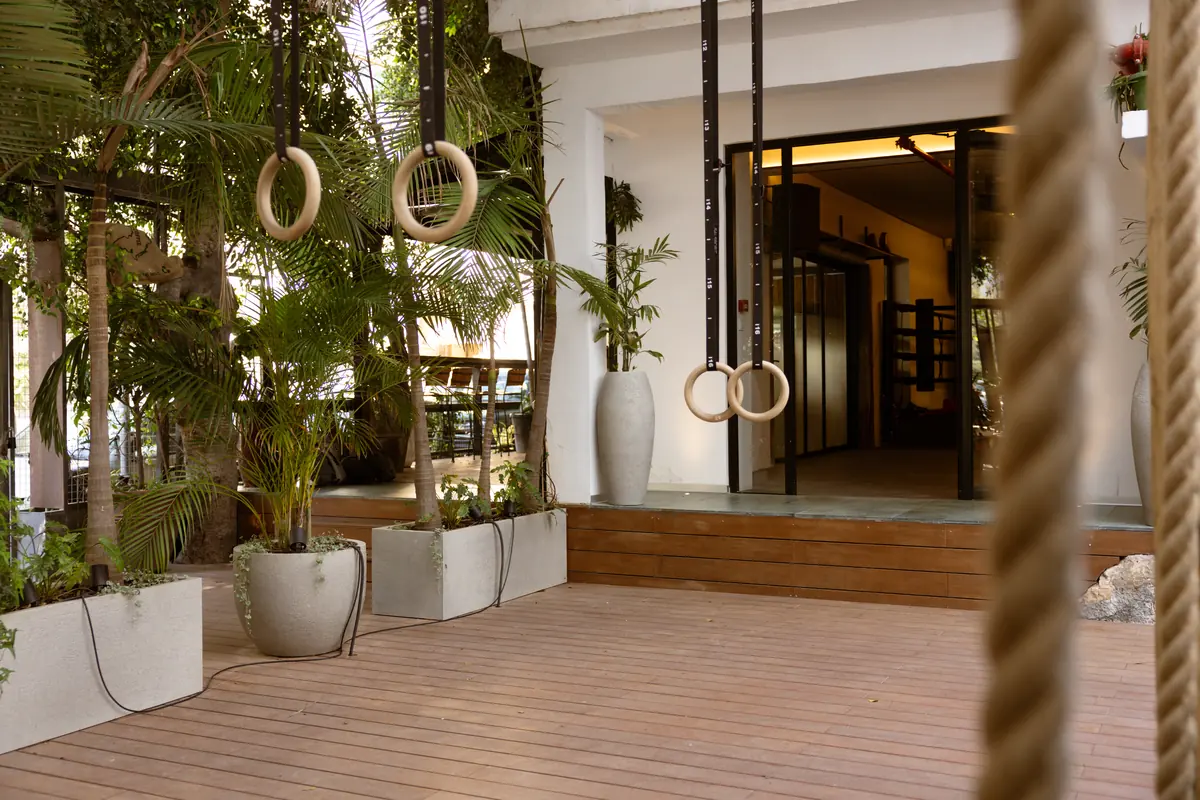De Club courtyard