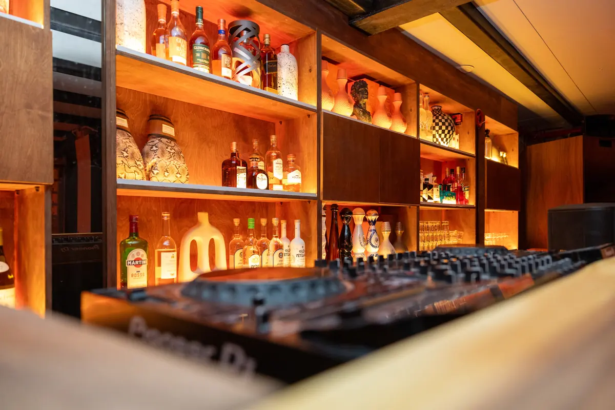 ECHO bar and sound