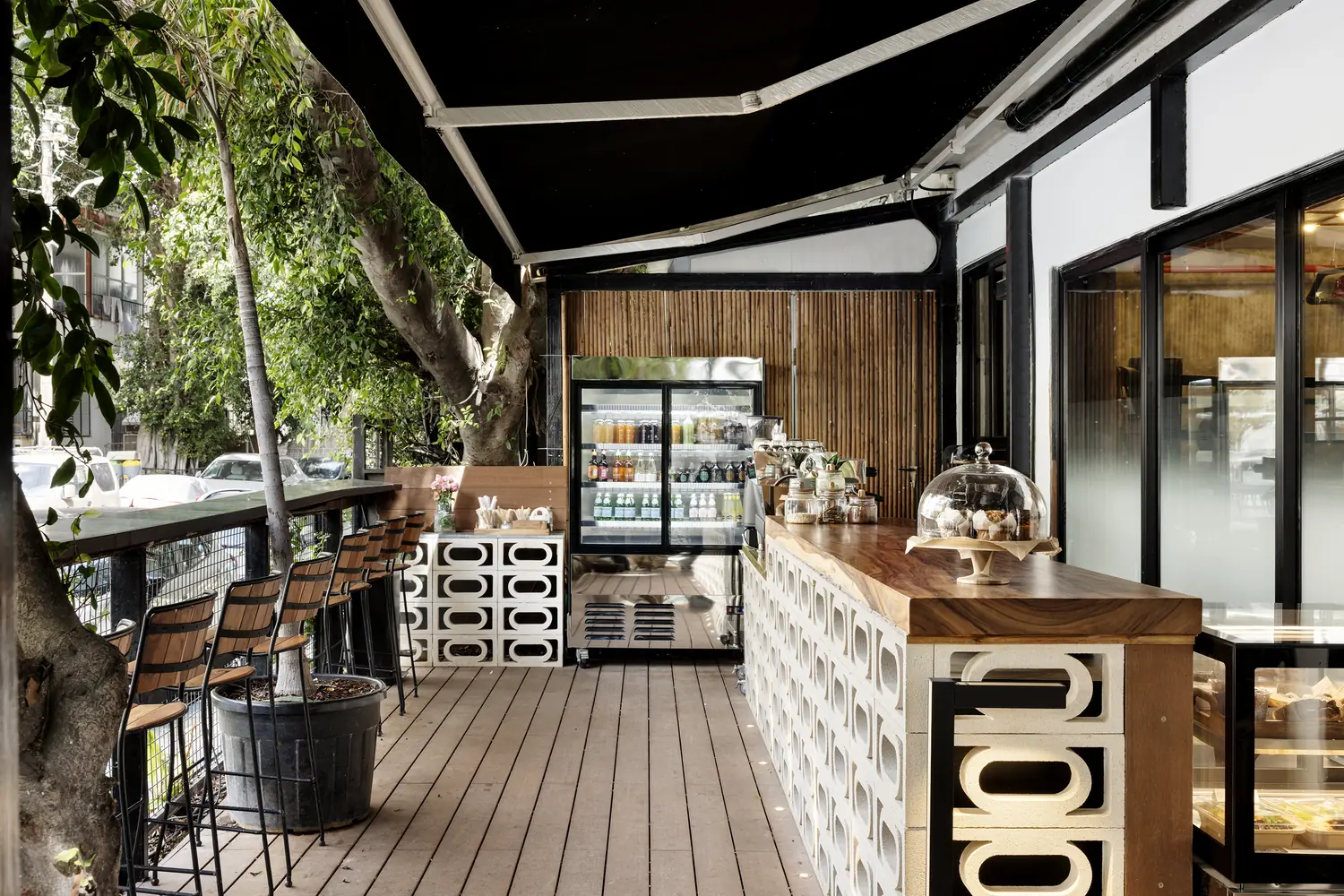 De Box cafe terrace and counter