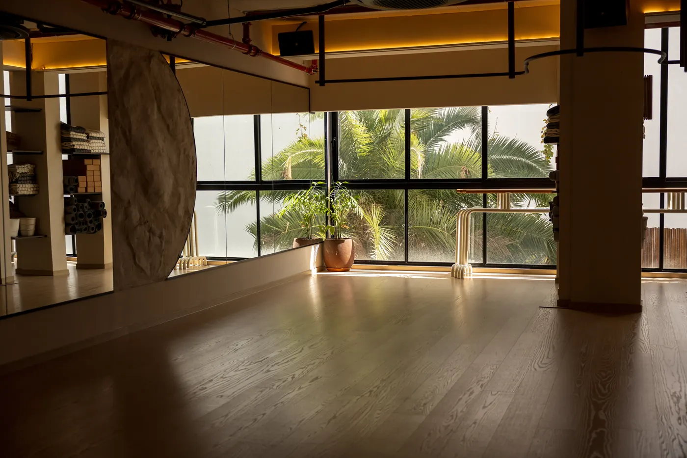 De Club studio at golden hour